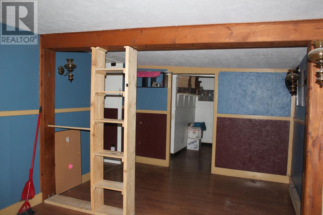 












93 5TH  NW Avenue

,
Nakusp,




British Columbia
V0G1R0

