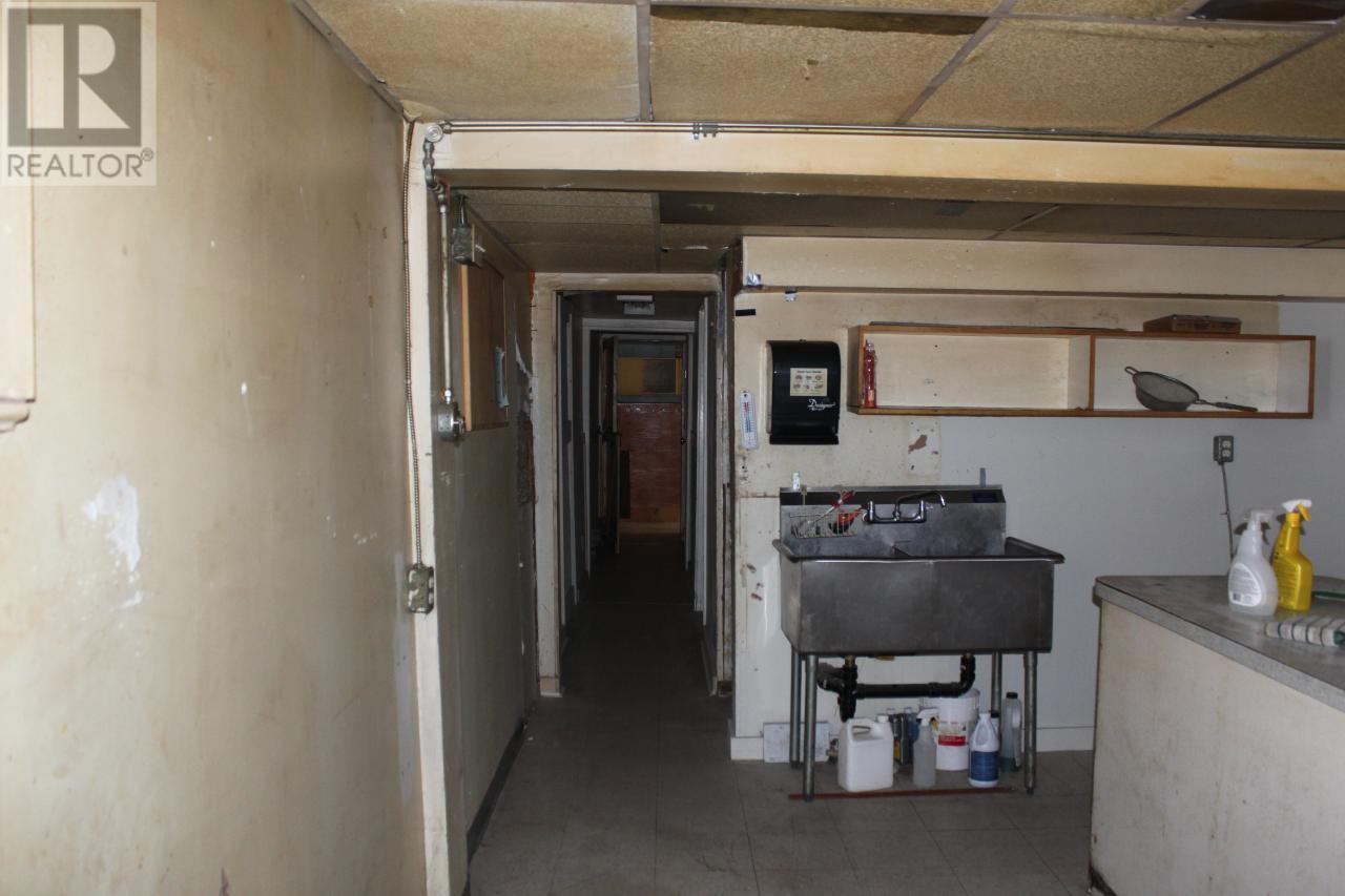 












93 5TH  NW Avenue

,
Nakusp,




British Columbia
V0G1R0

