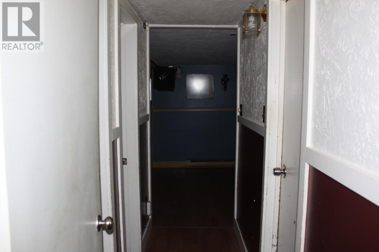 












93 5TH  NW Avenue

,
Nakusp,




British Columbia
V0G1R0

