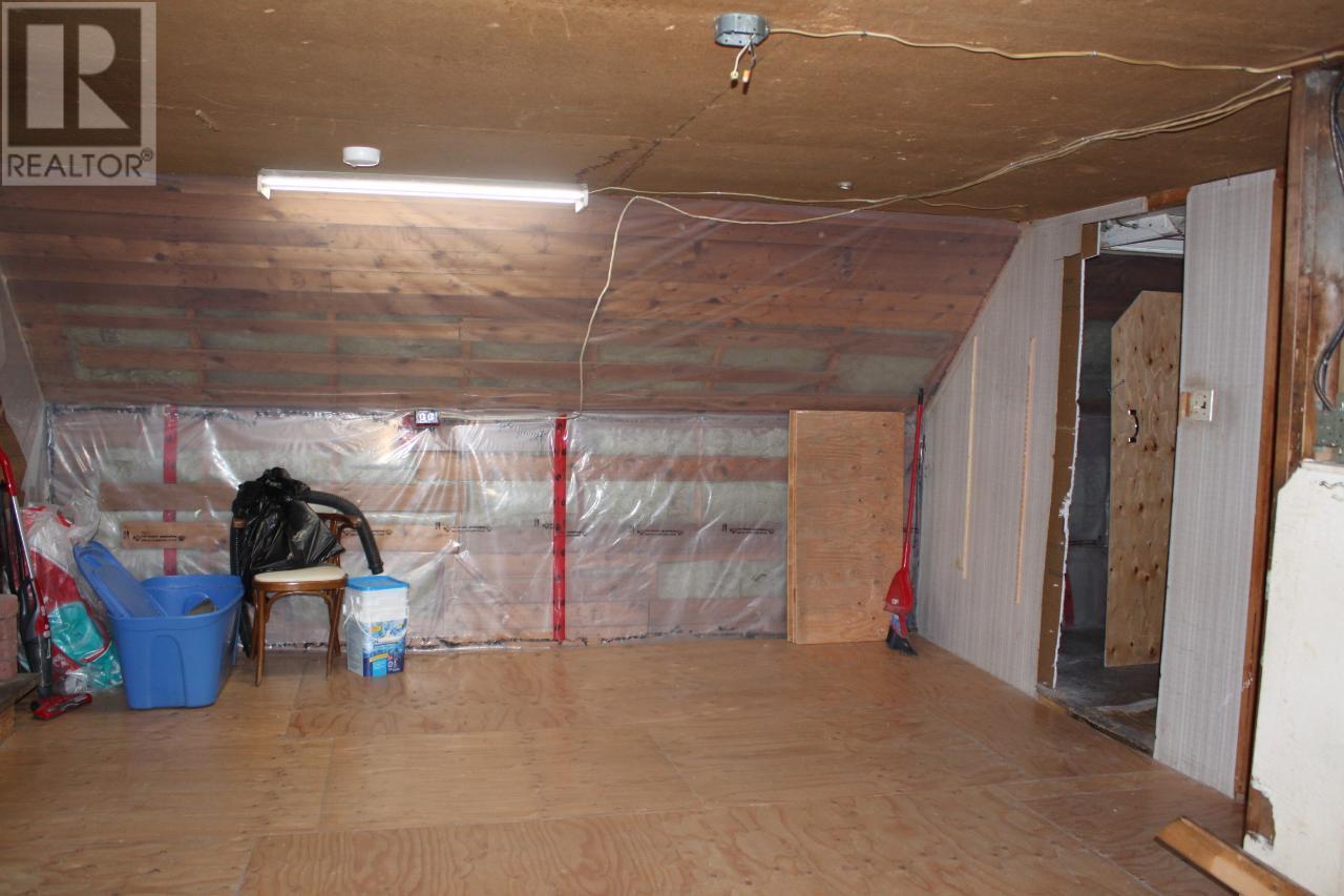 












93 5TH  NW Avenue

,
Nakusp,




British Columbia
V0G1R0

