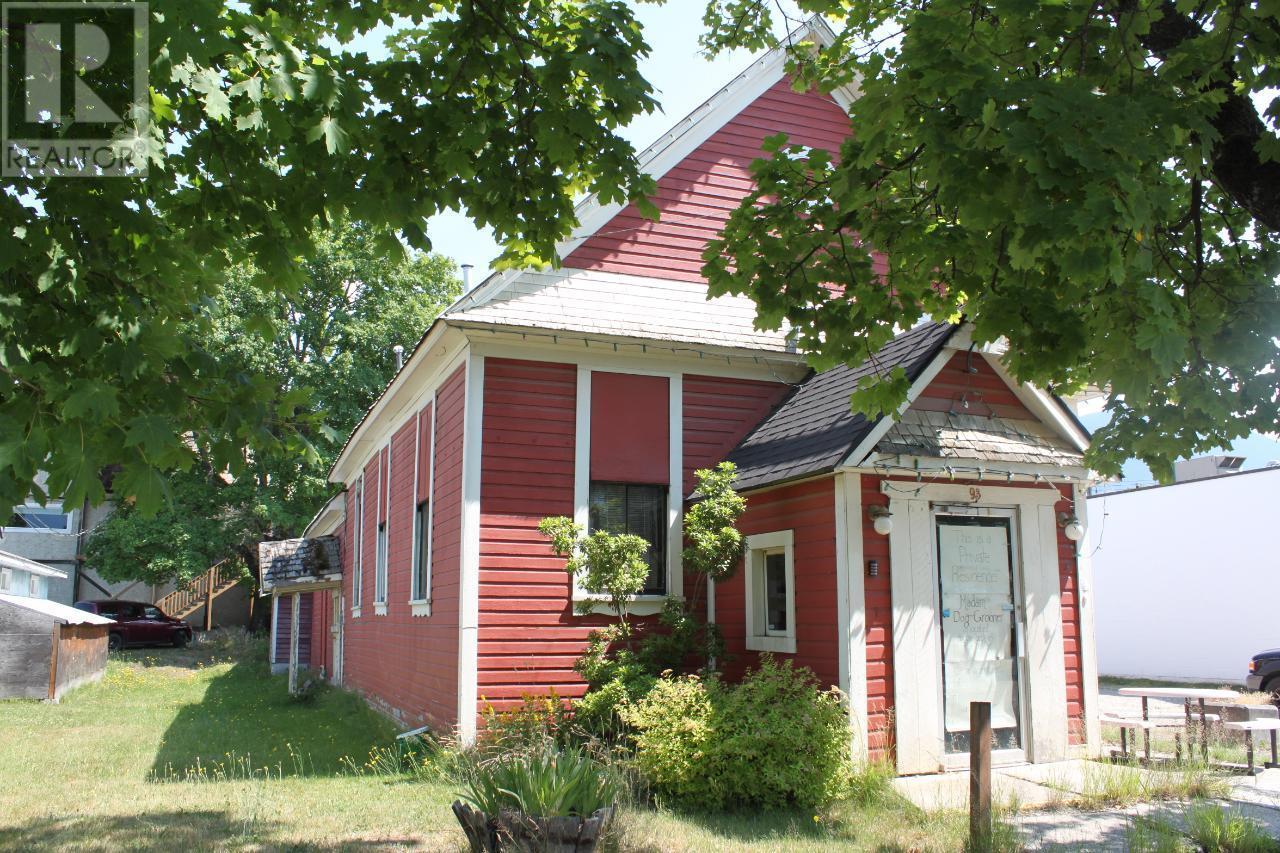 












93 5TH  NW Avenue

,
Nakusp,




British Columbia
V0G1R0

