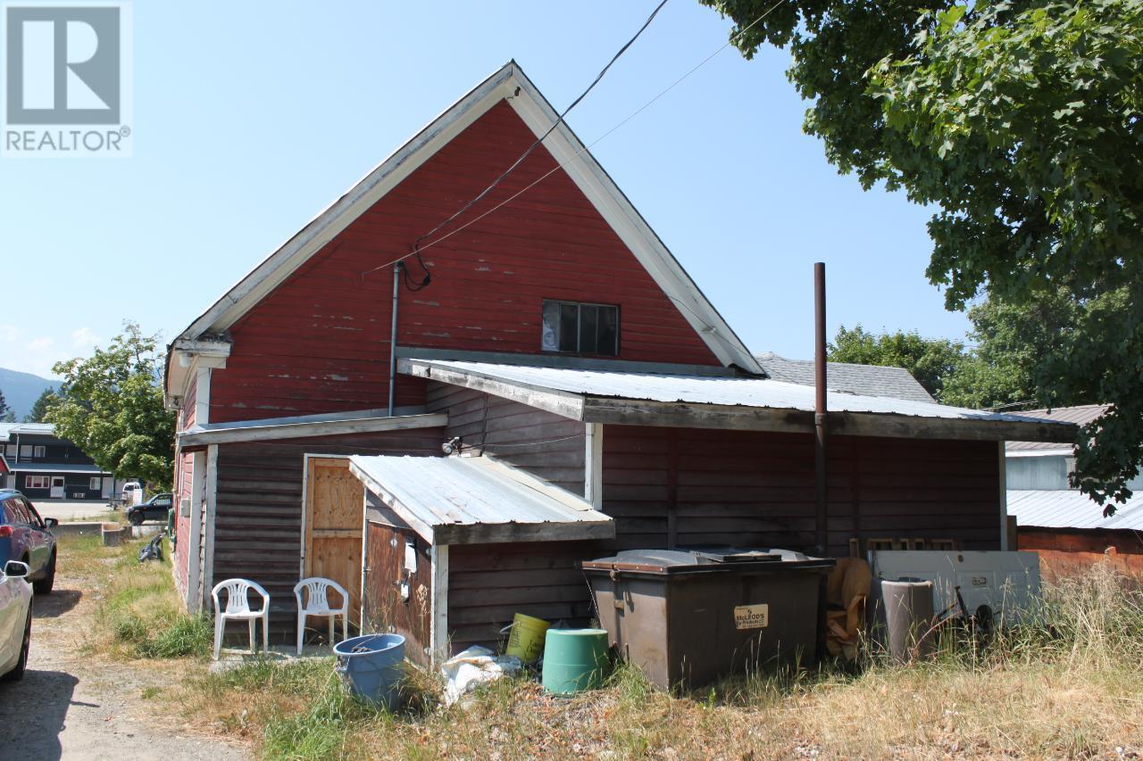 












93 5TH  NW Avenue

,
Nakusp,




British Columbia
V0G1R0

