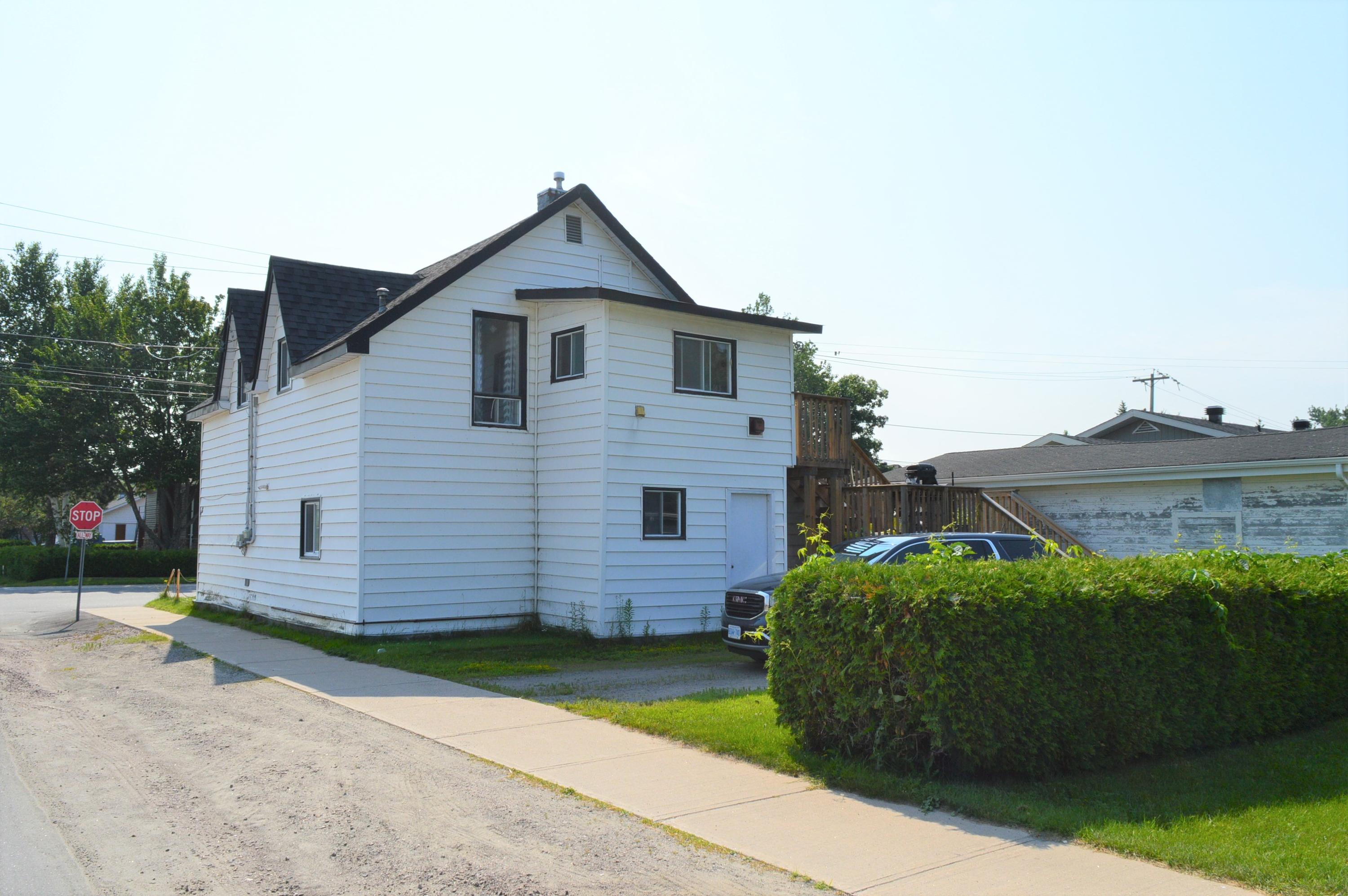 68 RAILWAY STREET South, STURGEON FALLS, ON P2B 3A1