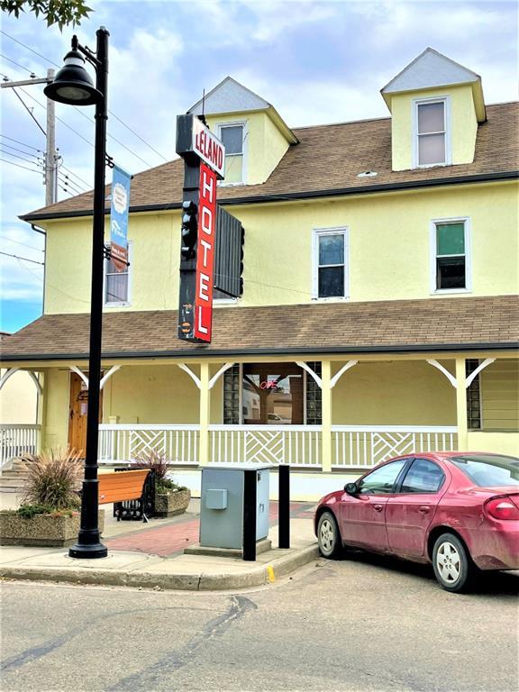 









5009


50

Avenue,
Ponoka,




AB
T4J 1H9

