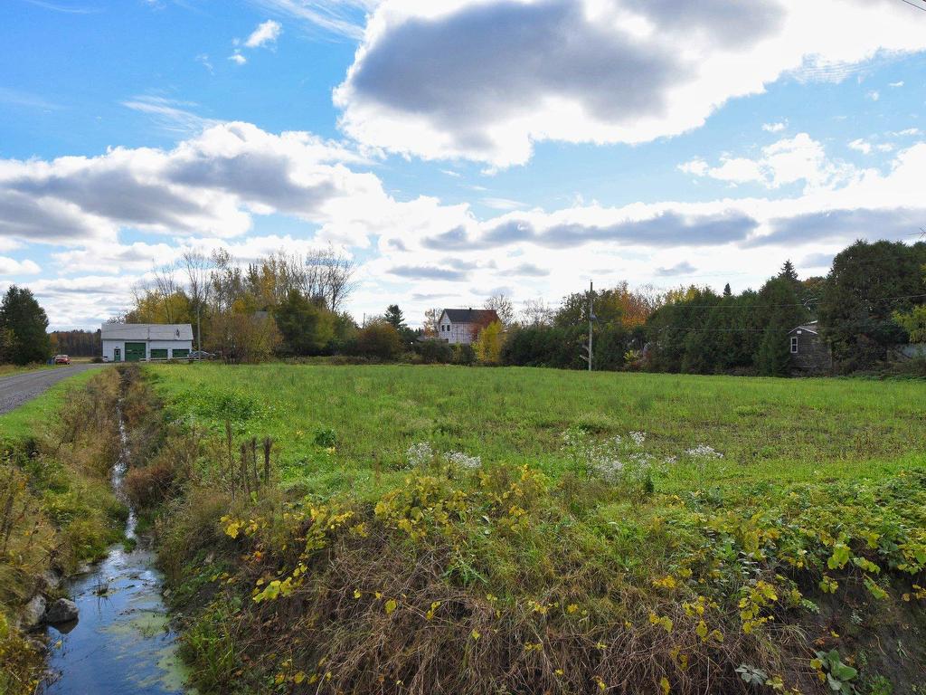 









419


Rue Venne

,
Blainville,







QC
J7E4H5

