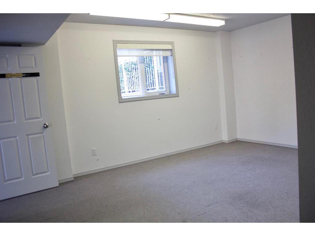 









701


2

Avenue South,
Lethbridge,




AB
T1J 0C4

