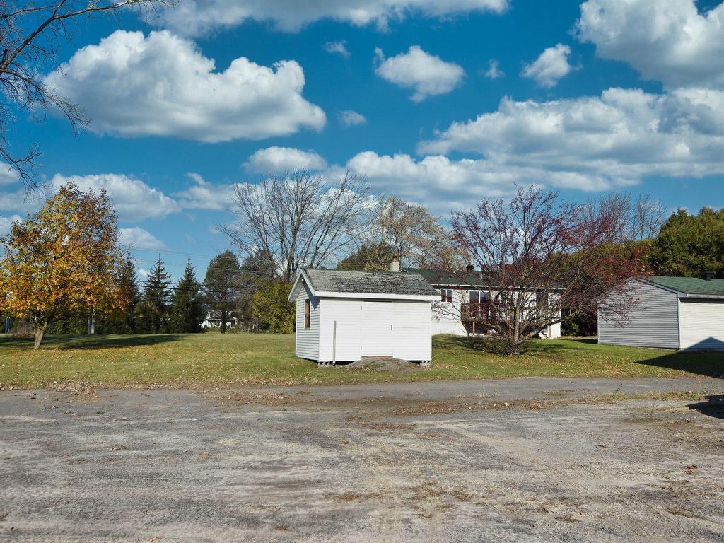 









425


Ch. de la Côte-St-Louis E.

,
Blainville,







QC
J7E4H5

