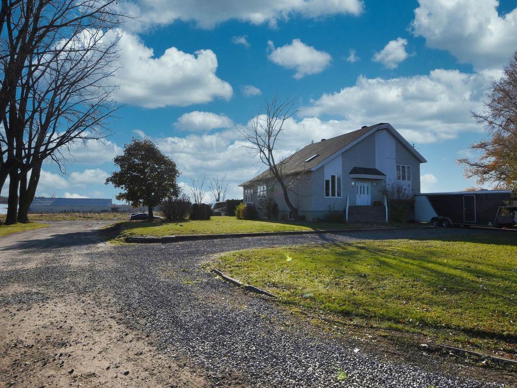 









425


Ch. de la Côte-St-Louis E.

,
Blainville,







QC
J7E4H5

