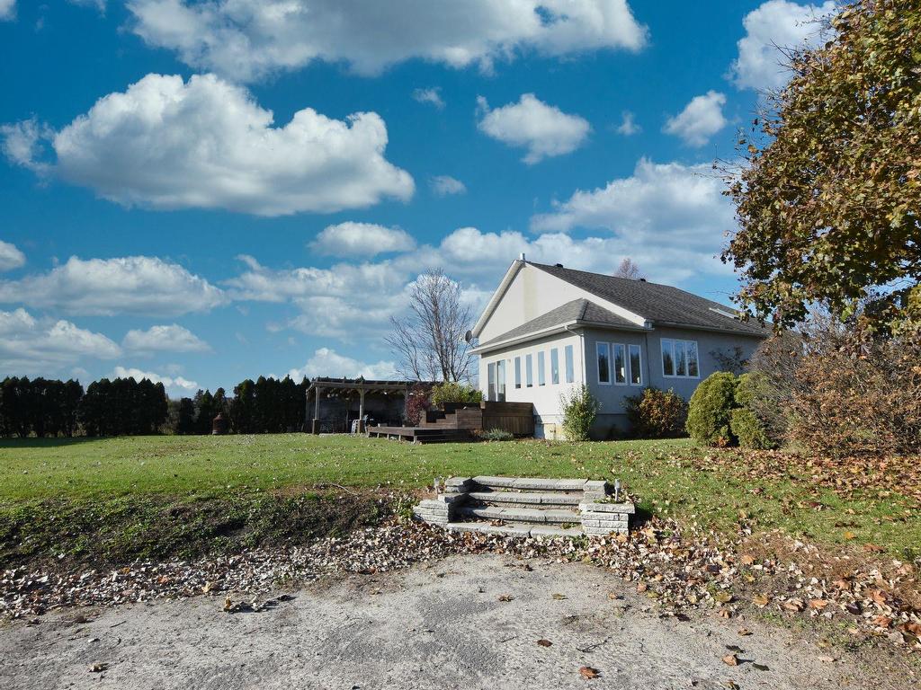 









425


Ch. de la Côte-St-Louis E.

,
Blainville,







QC
J7E4H5

