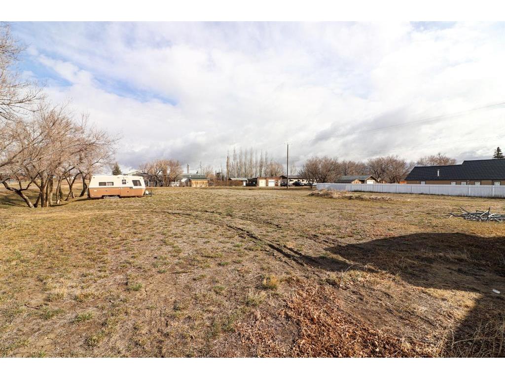 









428


2

Street,
Suffield,




AB
T0J 2N0

