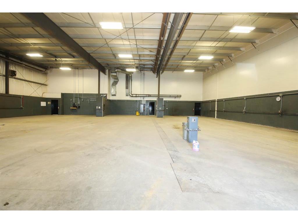 









26103


40 Highway 12

,
Rural Lacombe County,




AB
T4L 0H6

