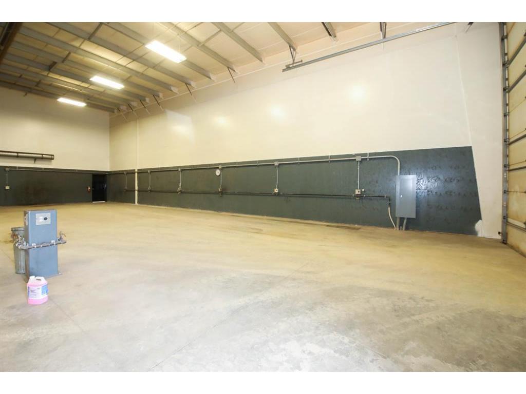 









26103


40 Highway 12

,
Rural Lacombe County,




AB
T4L 0H6

