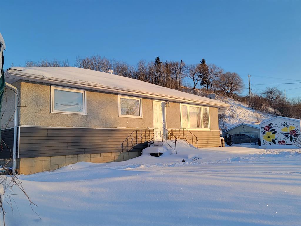 









10822


103A

Street,
Peace River,




AB
T8S 1L5

