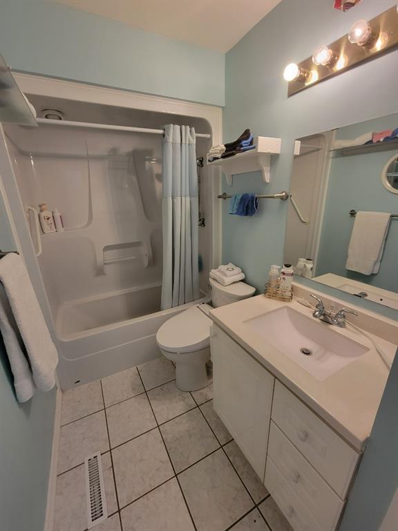 









10822


103A

Street,
Peace River,




AB
T8S 1L5

