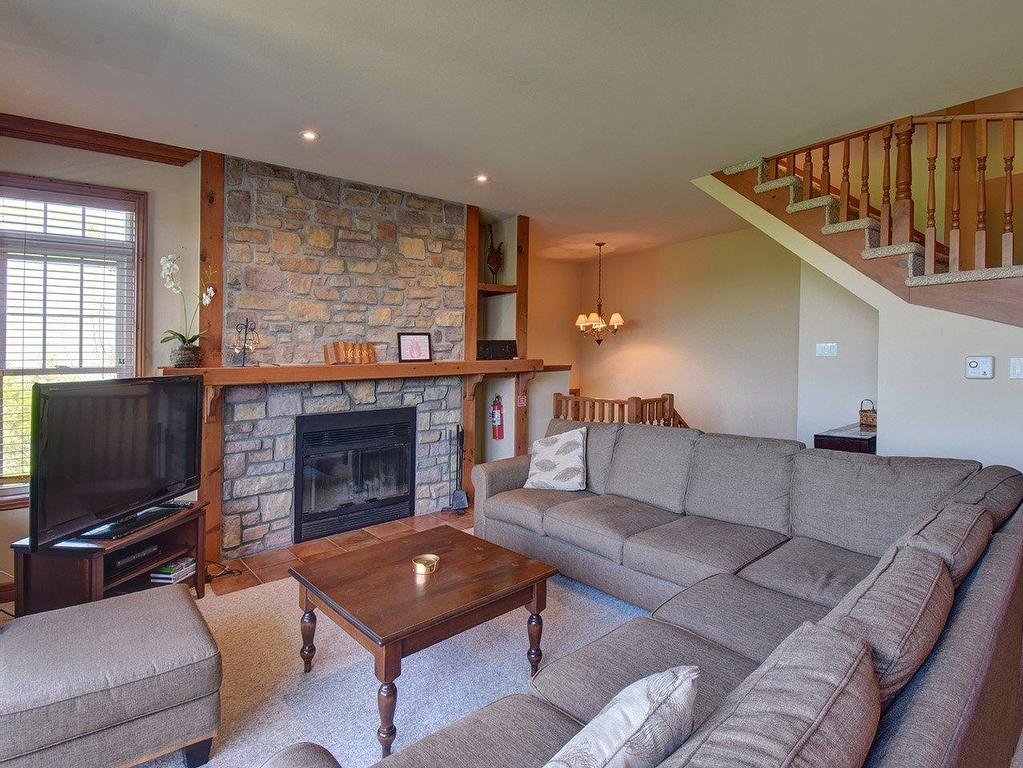 









205


Rue du Mont-Plaisant

, 10,
Mont-Tremblant,




QC
J8E1L2

