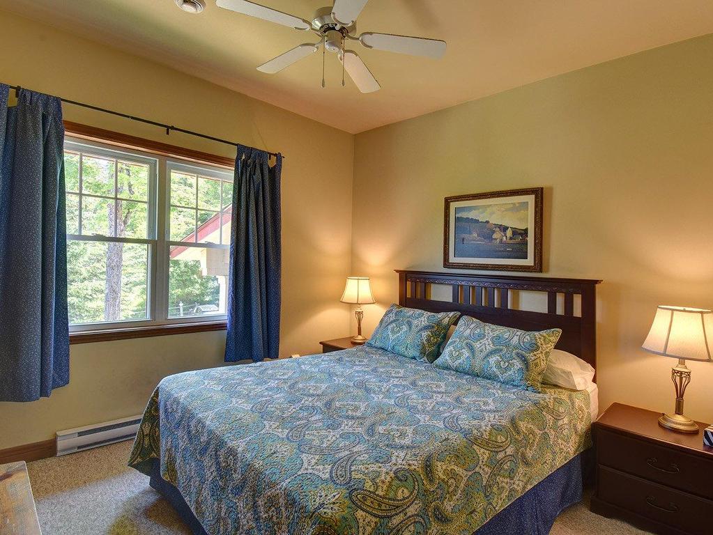 









205


Rue du Mont-Plaisant

, 10,
Mont-Tremblant,




QC
J8E1L2

