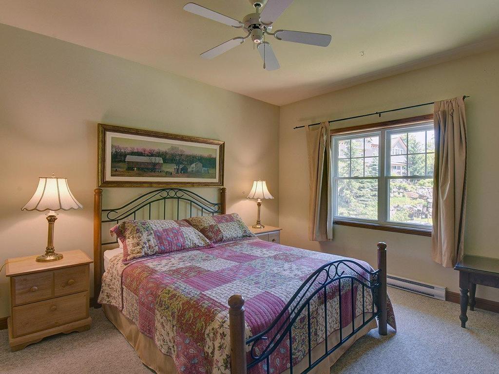 









205


Rue du Mont-Plaisant

, 10,
Mont-Tremblant,




QC
J8E1L2


