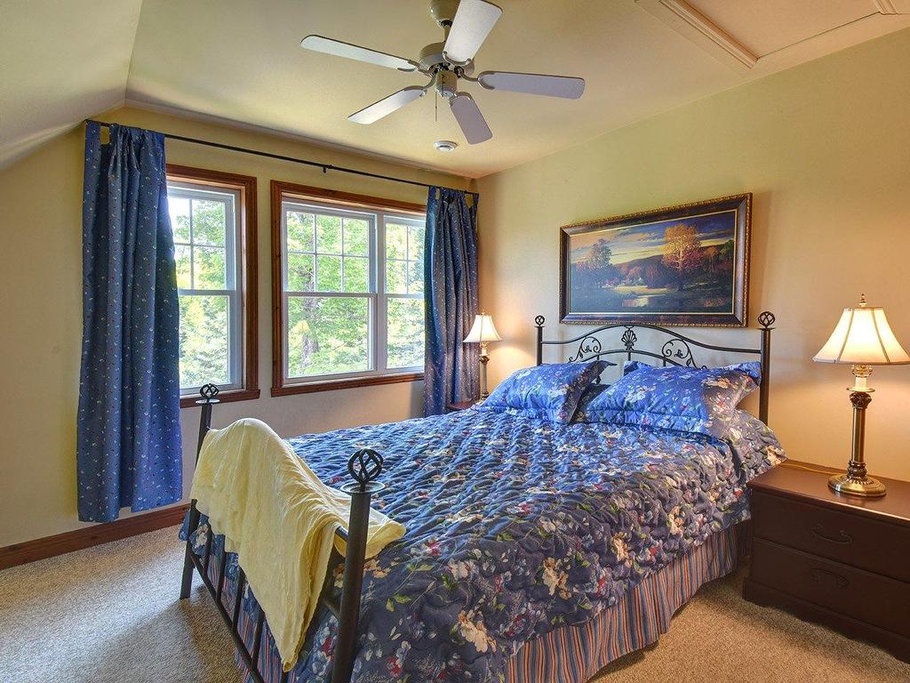 









205


Rue du Mont-Plaisant

, 10,
Mont-Tremblant,




QC
J8E1L2

