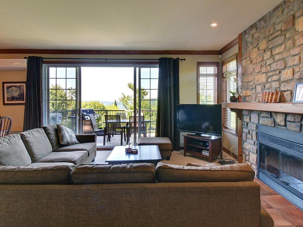 









205


Rue du Mont-Plaisant

, 10,
Mont-Tremblant,




QC
J8E1L2

