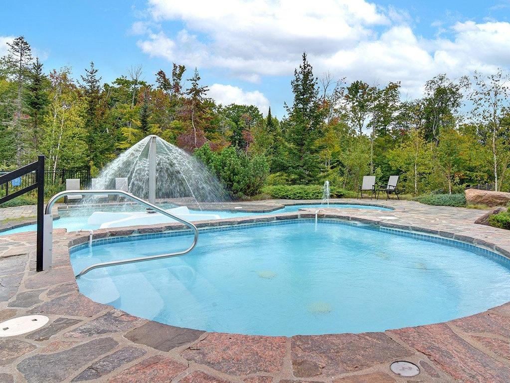 









205


Rue du Mont-Plaisant

, 10,
Mont-Tremblant,




QC
J8E1L2

