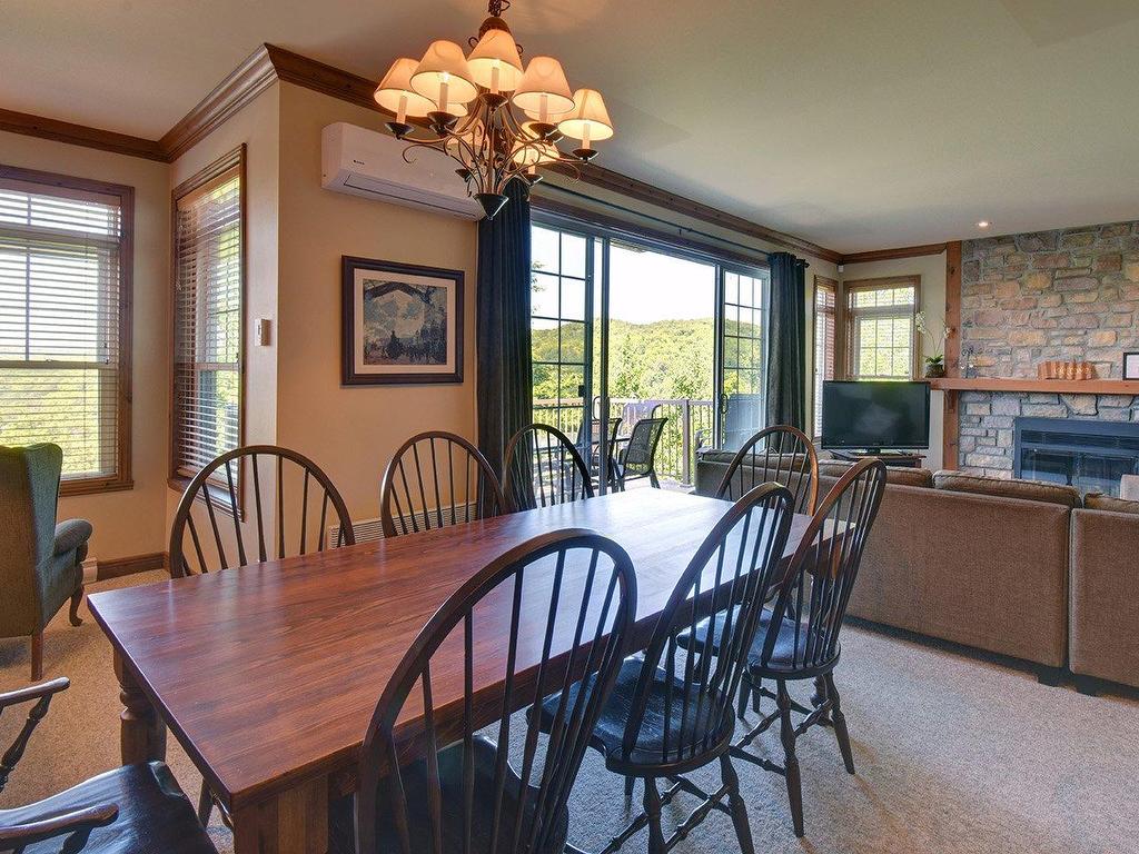 









205


Rue du Mont-Plaisant

, 10,
Mont-Tremblant,




QC
J8E1L2


