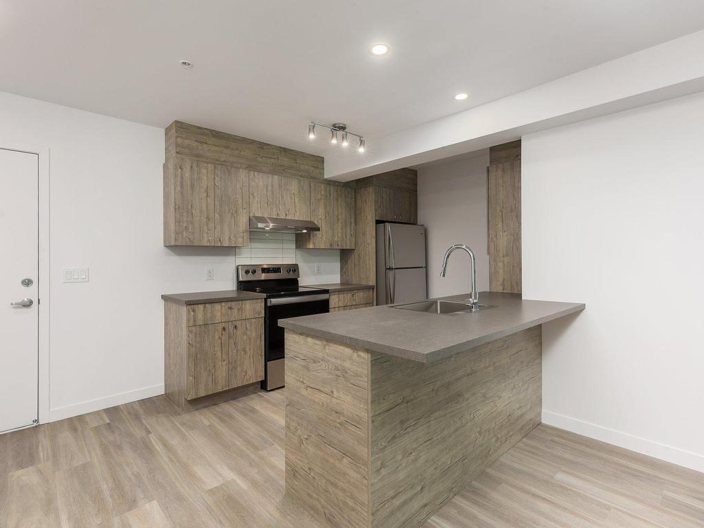 









332


Mtée du Comté

, 104,
Les Coteaux,




QC
J7X1A8

