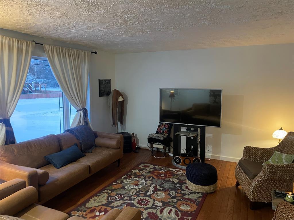 









5105


54

Avenue,
Berwyn,




AB
T0H 0E0

