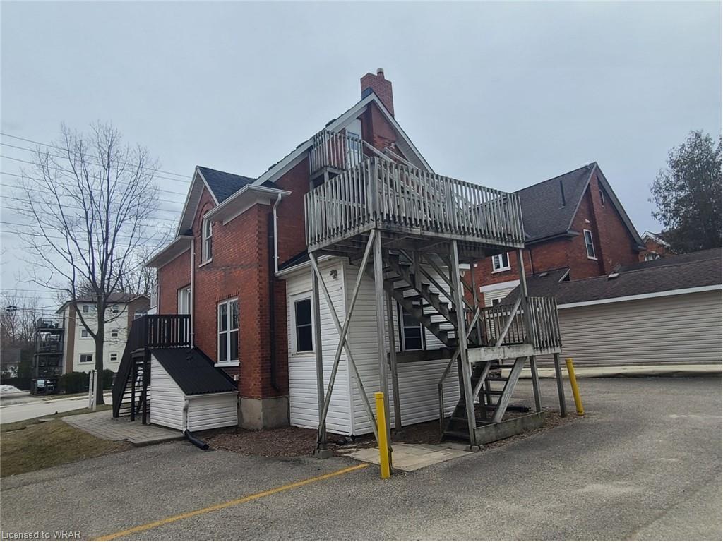 









110-116


Erb

Street West,
Waterloo,







ON
N2L 1T5

