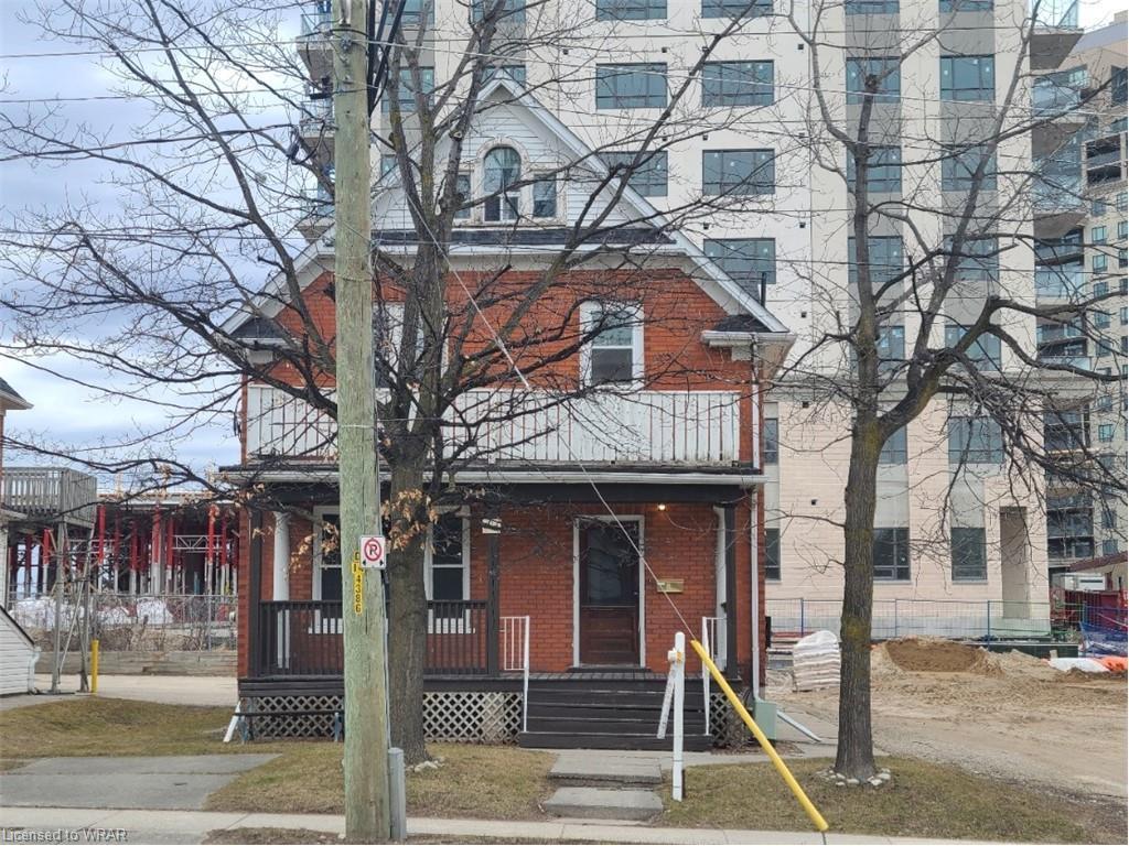 









110-116


Erb

Street West,
Waterloo,







ON
N2L 1T5

