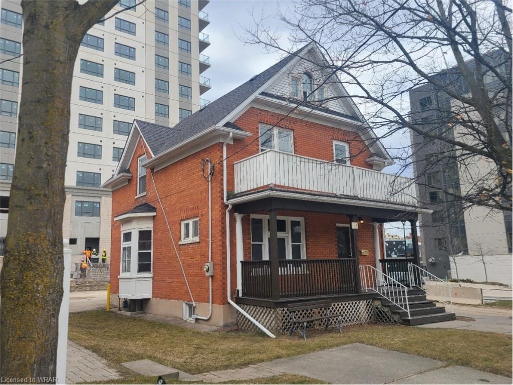 









110-116


Erb

Street West,
Waterloo,







ON
N2L 1T5

