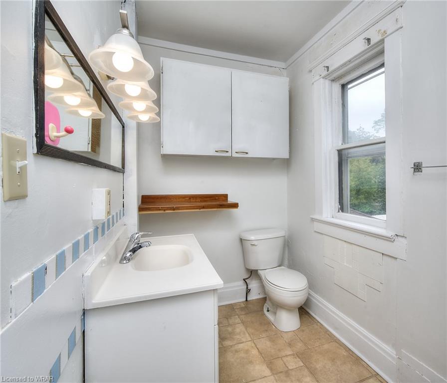 









110-116


Erb

Street West,
Waterloo,







ON
N2L 1T5

