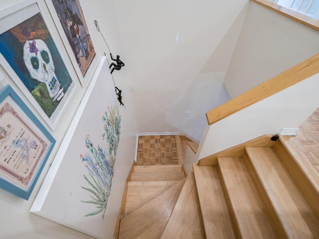 









1510Z


Rue St-Jacques

, 7,
Montréal (Ville-Marie),




QC
H3C4J4


