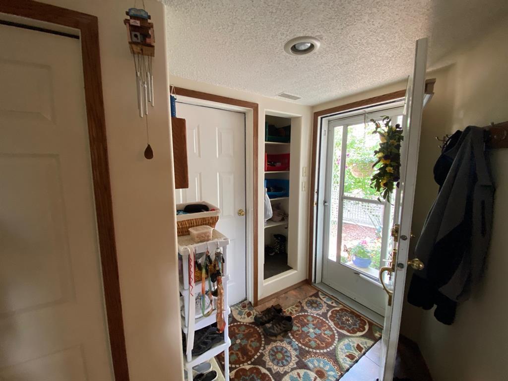 









8233


102

Avenue,
Peace River,




AB
T8S 1N1

