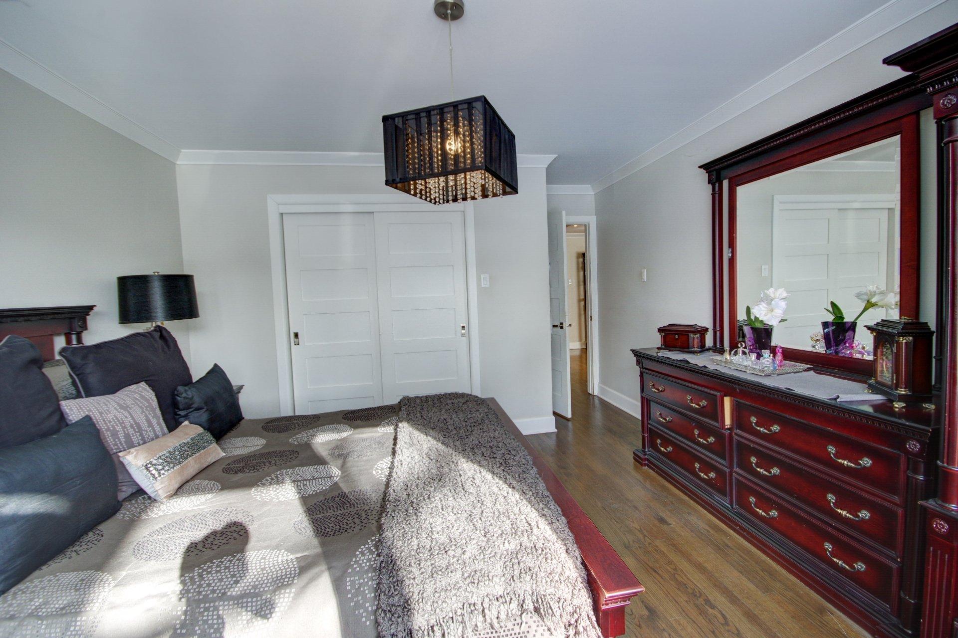 









583

 - 587


11e Avenue

,
Montréal (LaSalle),




QC
H8P2R4

