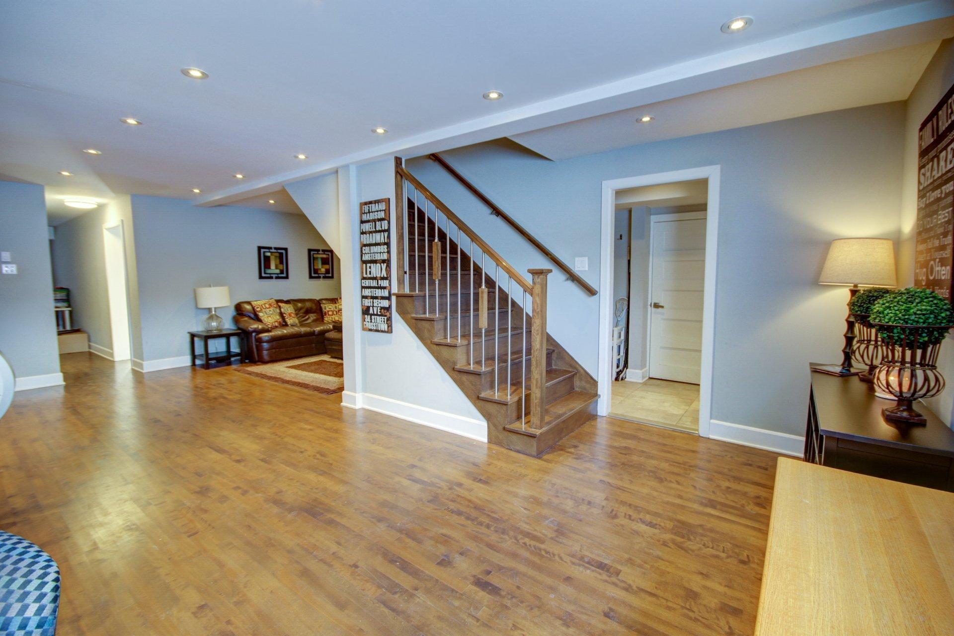 









583

 - 587


11e Avenue

,
Montréal (LaSalle),




QC
H8P2R4

