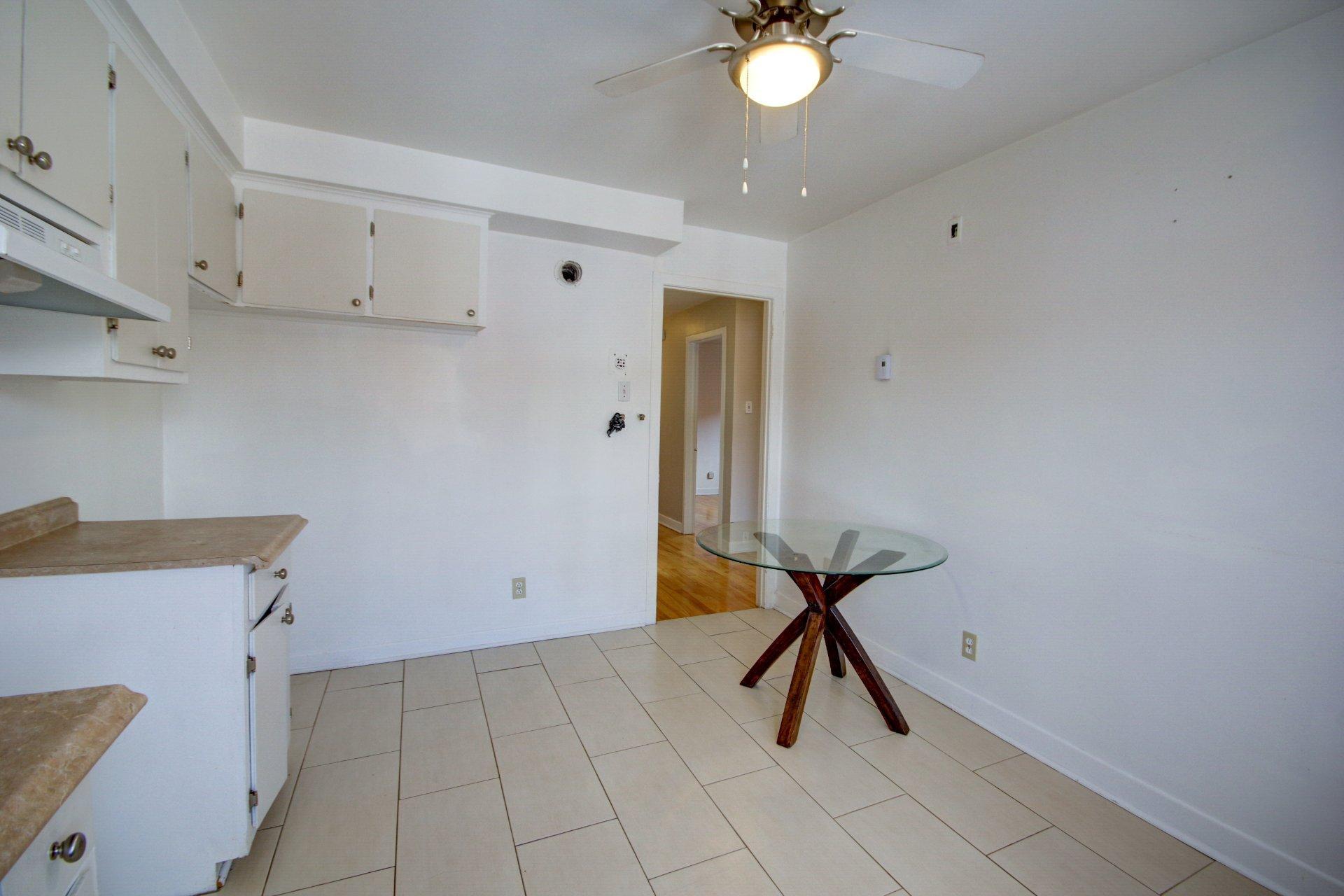 









583

 - 587


11e Avenue

,
Montréal (LaSalle),




QC
H8P2R4

