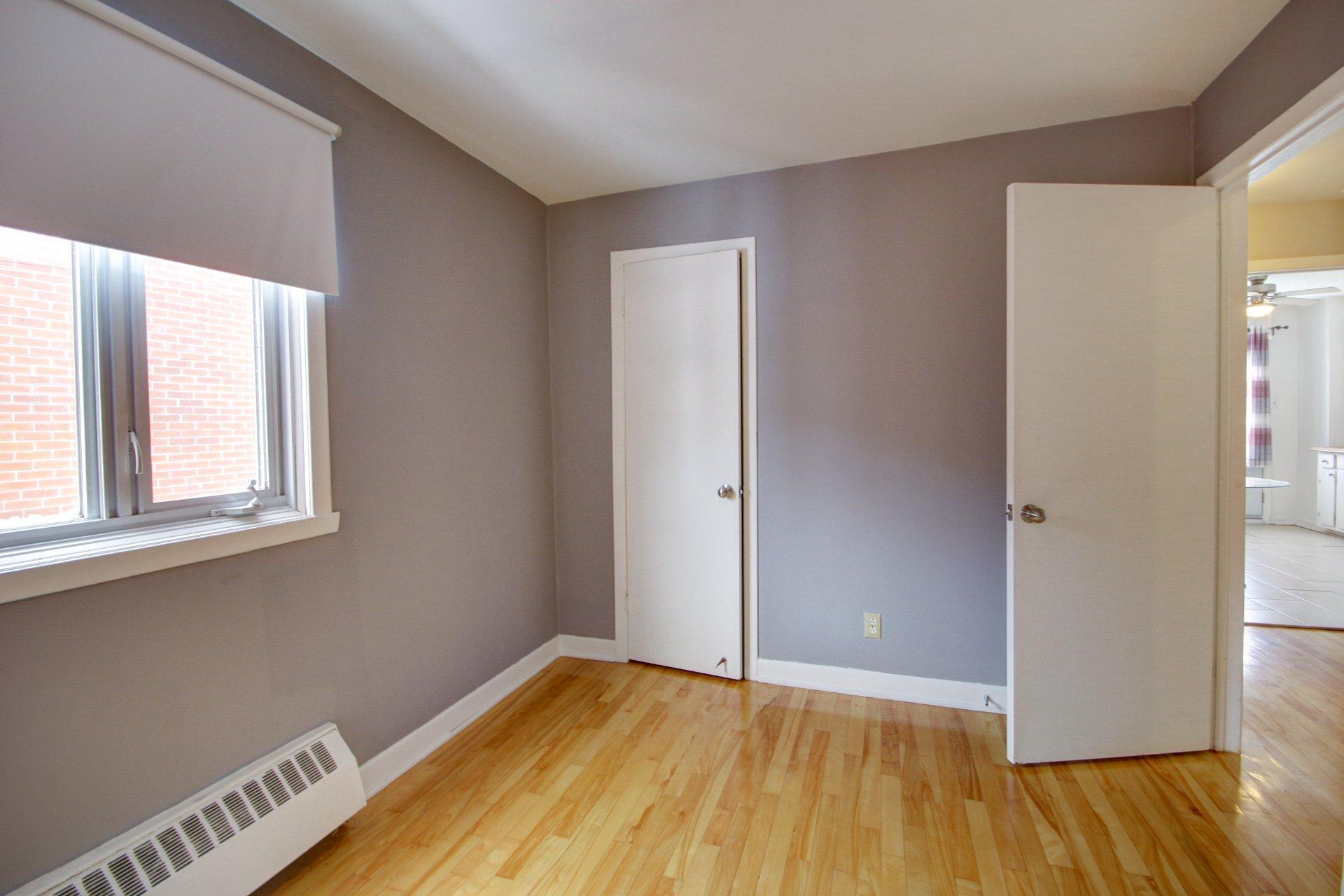 









583

 - 587


11e Avenue

,
Montréal (LaSalle),




QC
H8P2R4

