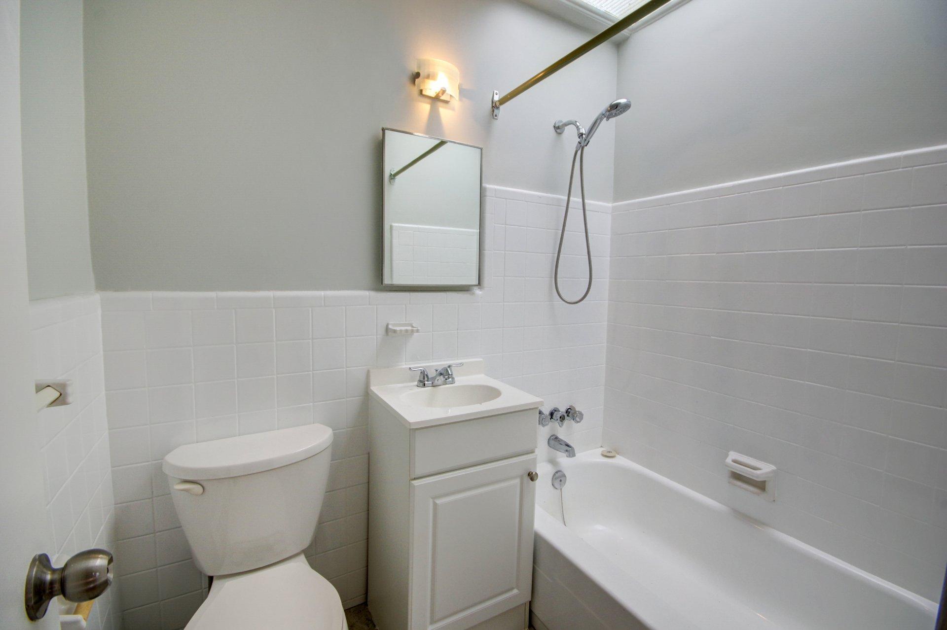 









583

 - 587


11e Avenue

,
Montréal (LaSalle),




QC
H8P2R4

