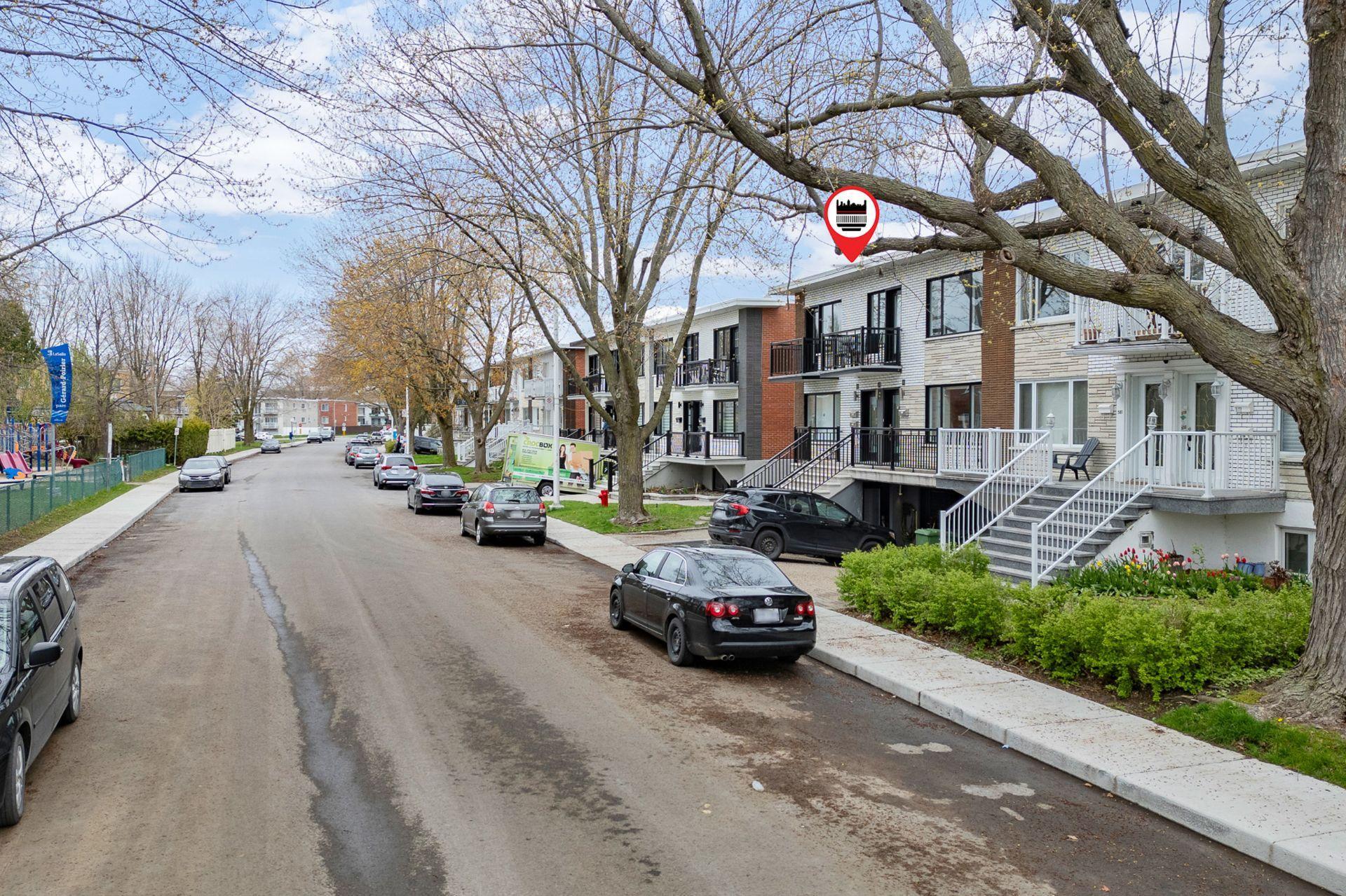 









583

 - 587


11e Avenue

,
Montréal (LaSalle),




QC
H8P2R4

