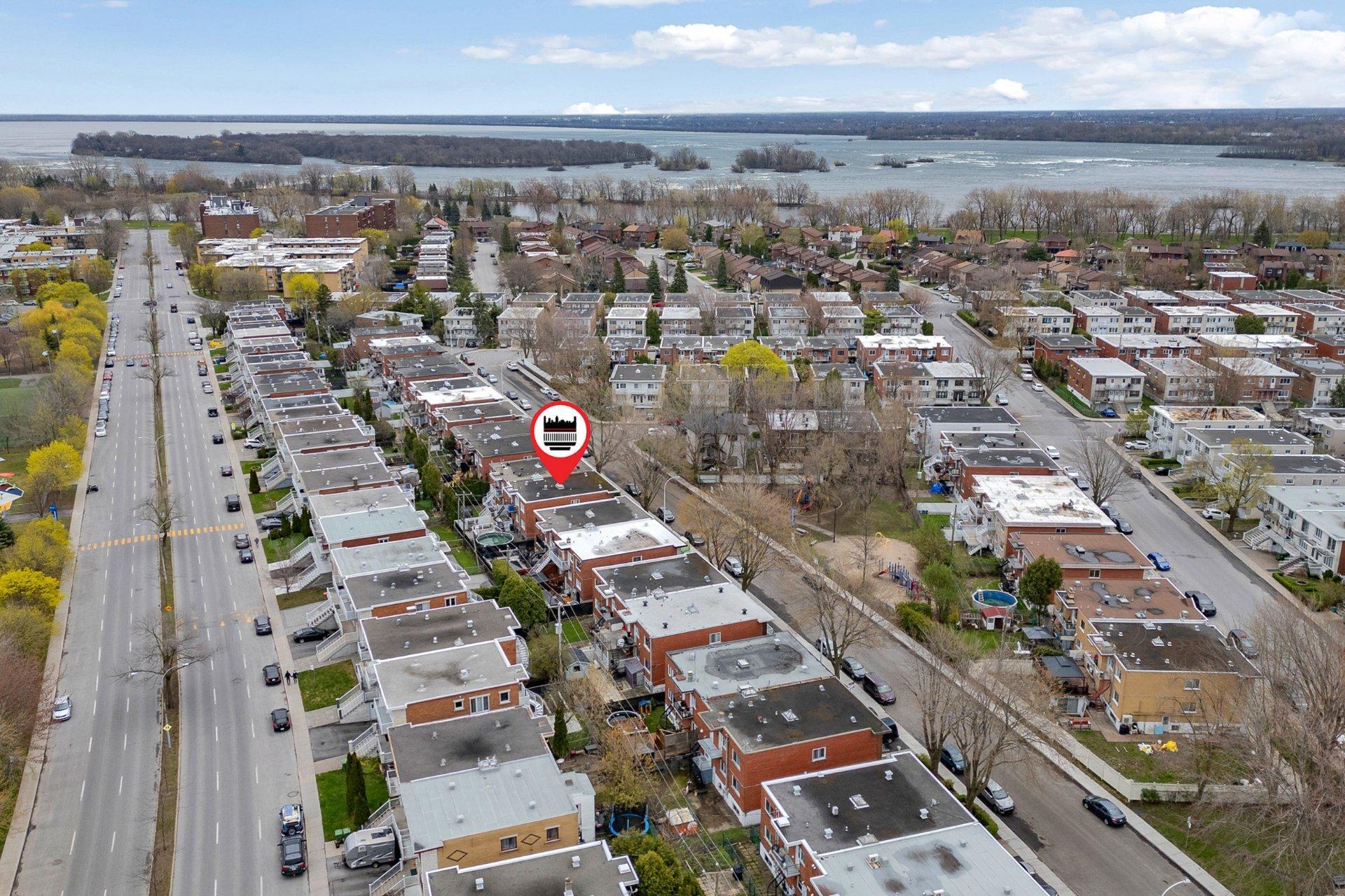 









583

 - 587


11e Avenue

,
Montréal (LaSalle),




QC
H8P2R4

