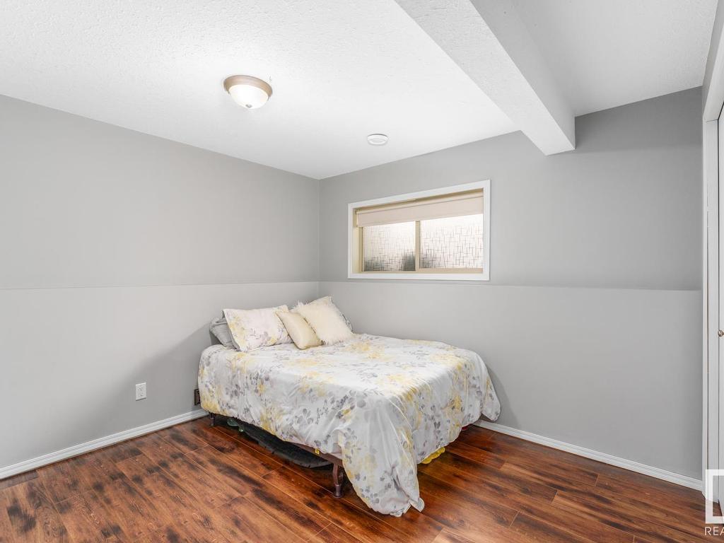 












1006 11 ST

,
Cold Lake,




AB
T9M 1J1

