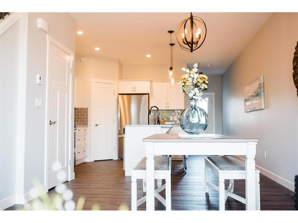 









5437


54

Avenue,
Lacombe,




AB
T4L1L5

