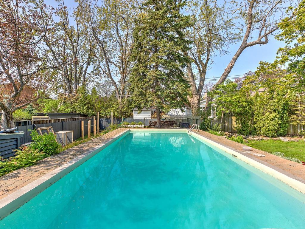 









141


Av. Highfield

,
Mont-Royal,




QC
H3P1C7

