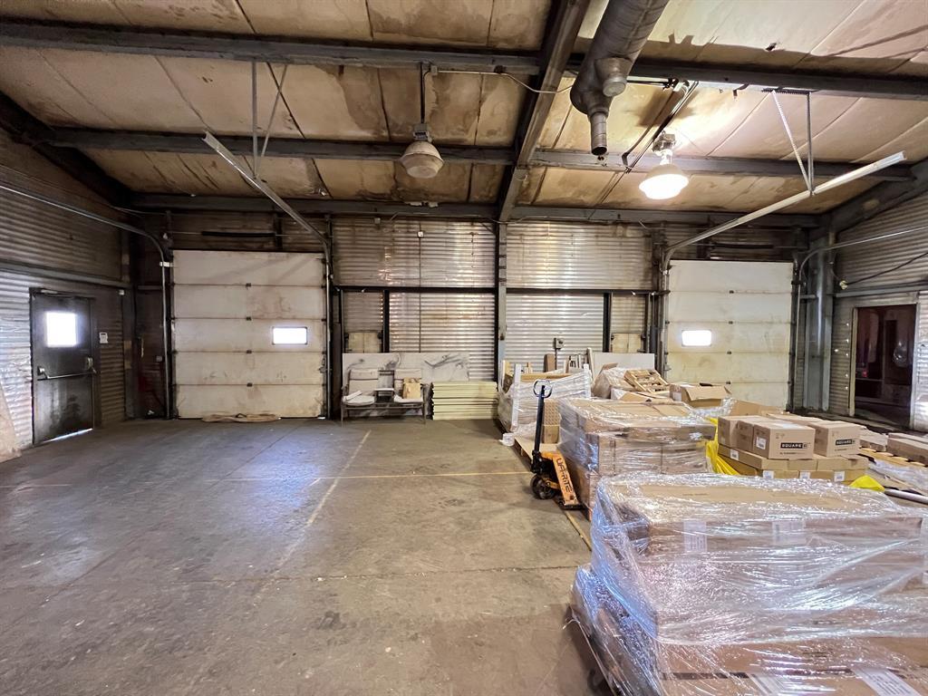 









6606


42

Avenue,
Ponoka,




AB
T4J 1J8

