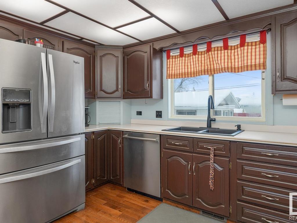 












5011 47 ST

,
Cold Lake,




AB
T9M 1Y9

