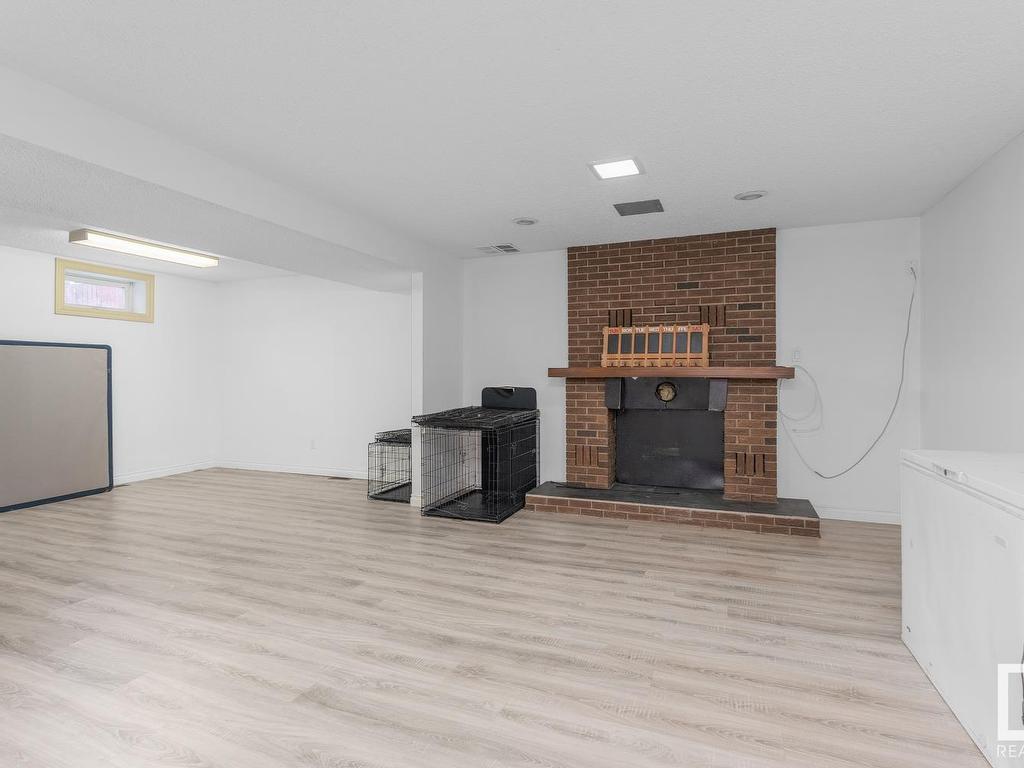 












5011 47 ST

,
Cold Lake,




AB
T9M 1Y9

