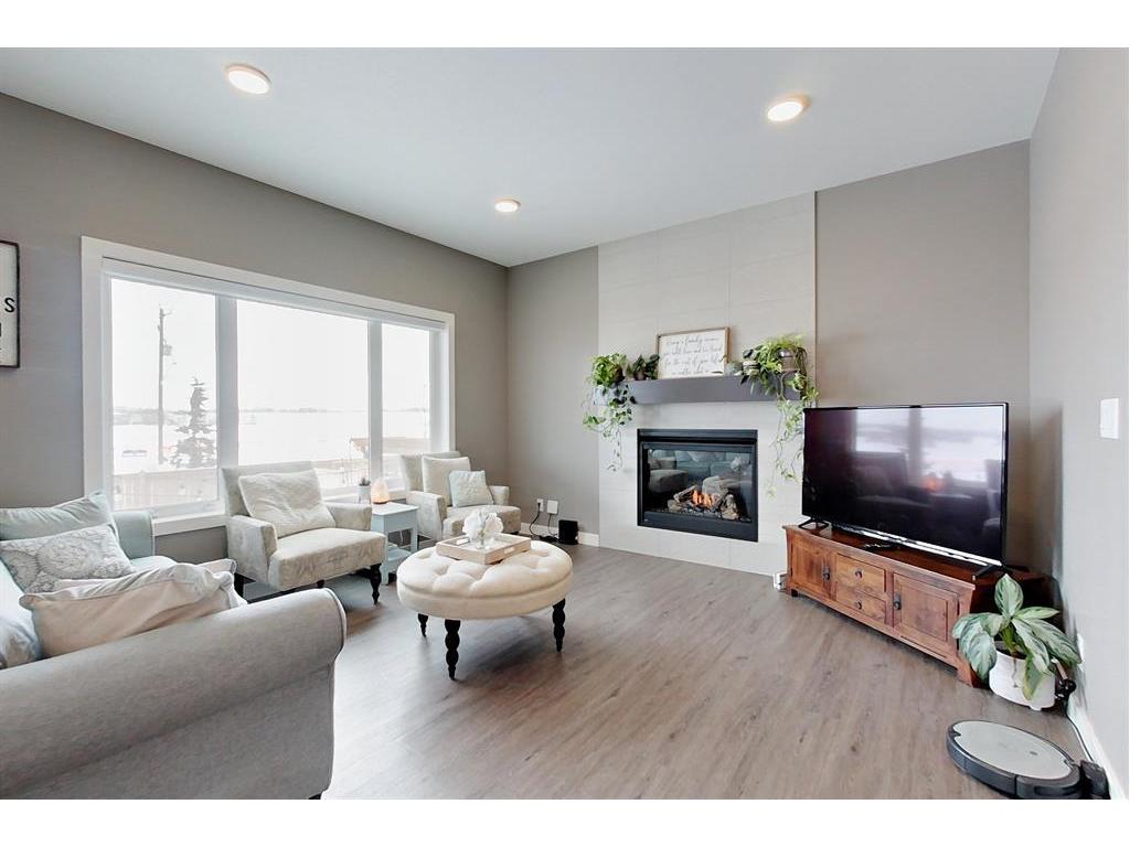 









124


Hollman

Close,
Penhold,




AB
T0M 1R0

