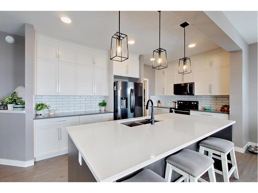 









124


Hollman

Close,
Penhold,




AB
T0M 1R0

