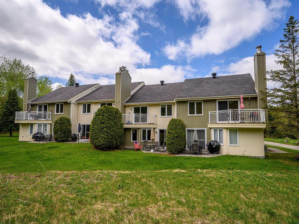 









823


Ch. des Éperviers

,
Piedmont,




QC
J0R1R3

