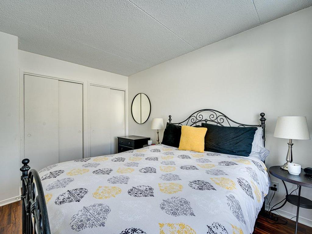 









823


Ch. des Éperviers

,
Piedmont,




QC
J0R1R3

